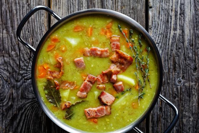 Гороховый суп с копчеными свиными ребрами