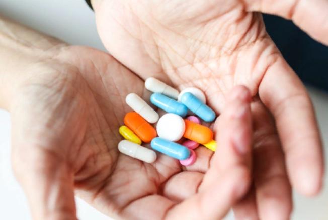 5 сочетаний лекарств, которые могут навредить здоровью и даже убить