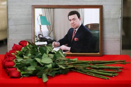 Через полгода после смерти Латвия сняла санкции с покойного Кобзона