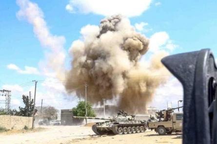 В Ливии заявили о тяжелых боях под Триполи