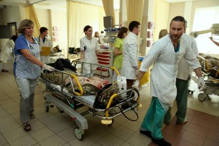Минздрав расписался в беспомощности: система больниц Латвии держится на волоске
