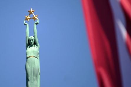 Территорию Латвии освобождают от коренной нации! Латыши уже не народ героев