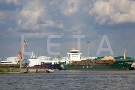 В портах Латвии за 11 месяцев перевалено на 4,3% грузов меньше