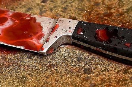 Рождественский ужас в Валке: подростки ударили ножом мужчину и устроили поджог