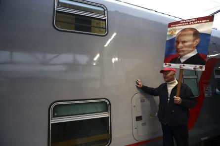 Пассажиров первого российского поезда в Крым объявили 