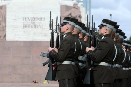 Военные Латвии прекратили обучение сил безопасности Ирака