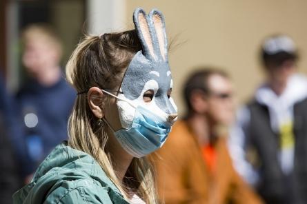 В Латвии могут разрешить массовые мероприятия, но только в масках
