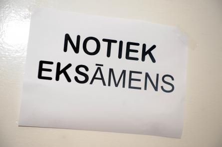 Полиция на экзаменах? Латвийские учителя выступают против нововведений