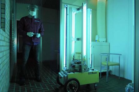 Японские ученые изобрели робота, который убивает коронавирус