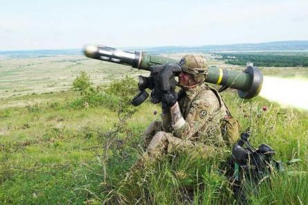 Украина двигает американские «Джавелины» к российским танкам