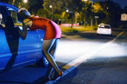 Споры в правительстве фактически легализовали проституцию в Латвии