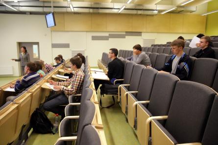 Почти 100 иностранным студентам предоставлены стипендии для учебы в вузах Латвии