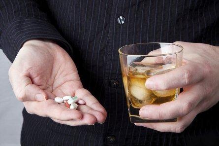 Почему антибиотики нельзя употреблять с алкоголем?