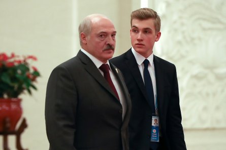 Красота 16-летнего сына Лукашенко на параде Победы привлекла внимание девушек