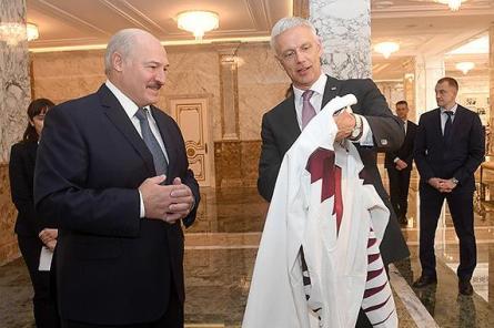 Эксперт: Латвия так ругает Лукашенко, а что же мы с ним дружили?