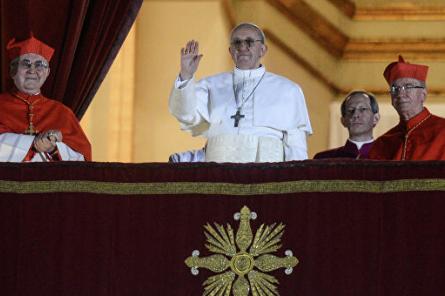 Папа Римский впервые назначил кардиналом чернокожего сторонника ЛГБТ из США