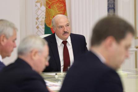 Лукашенко поставили перед выбором: интеграция с Россией или уход в отставку