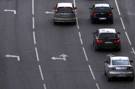 Зато экологично?! В Латвии на 34,4% рухнуло число зарегистрированных автомобилей