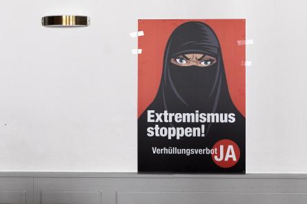 В Швейцарии запретили скрывать лицо в общественных местах