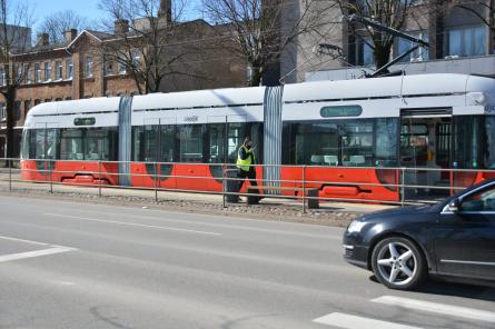 Очевидица нападения на водителя трамвая в Лиепае: убийца просто вышел и ушел
