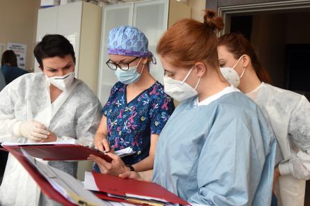 В больницах Латвии находятся 674 пациента с Covid-19