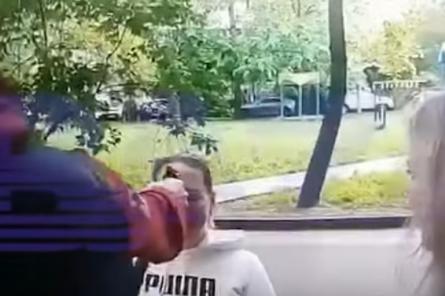 ВИДЕО 18+: российский тренер по фигурному катанию выстрелил в голову коллеге