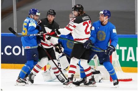 ЧМ: сборная Казахстана уступила Канаде, а шведы уверенно обыграли Великобританию