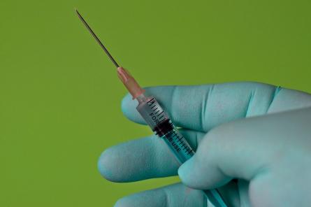 Откройте, вакцинация! В Латвии будут делать выездные прививки