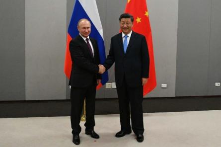 Эксперт: Си Цзиньпин хочет поговорить с Путиным из-за Лукашенко