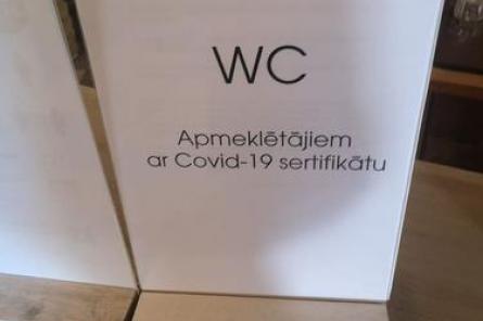 В Латвии непривитых пускают не в каждый туалет... Да и привитых - с корзинкой