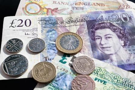 Небывалый рост: зарплаты в Великобритании побили рекорд