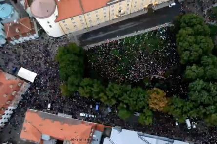 Несмотря на запрет, в Риге началась протестная акция