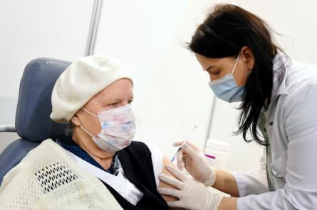 Призывают уколоться: в Латвии пройдет выездная вакцинация против Covid-19