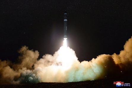 Северная Корея впервые испытала гиперзвуковую ракету
