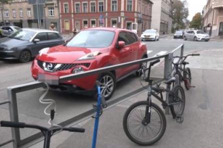 В центре Риги под колеса автомобиля попал двухлетний ребенок