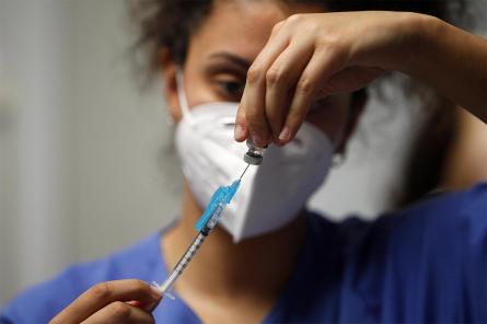 Скандал: власти США завысили данные по вакцинации. Зачем?