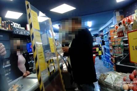Поход в магазин без маски закончился арестом и штрафом на 400 евро