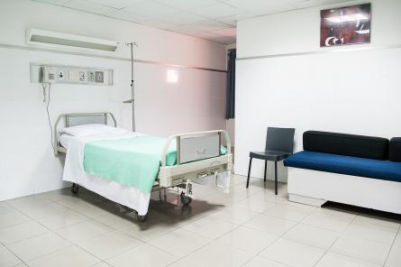 Опять выросло число пациентов с Covid-19 в больницах Латвии
