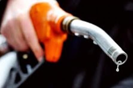Падения цен на топливо в Латвии не ожидается