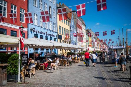 В Дании ослабляют ограничения, введенные из-за COVID-19