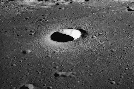 На Луне появился новый кратер из-за столкновения с ракетой