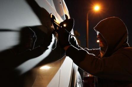 Ночной угон машины в Риге: как наказали автовора