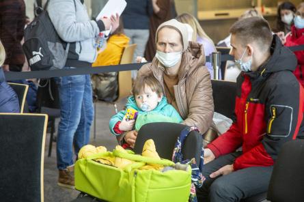 В рижском центре беженцев принято уже 2862 жителя Украины