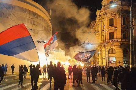 Почему Сербия занимает особую позицию по отношению к войне в Украине - BBC