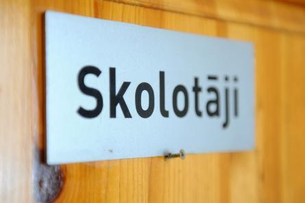 В Латвии отменяют требование ковид-сертификатов для педагогов