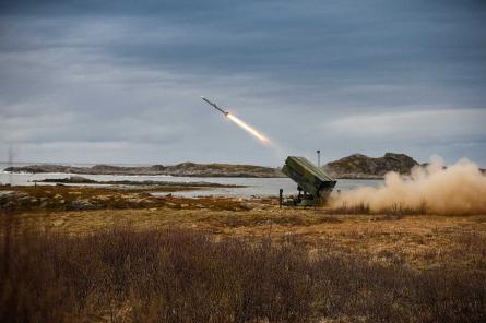 Испания отправит в Латвии зенитно-ракетную батарею и около 100 испанцев