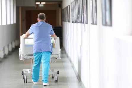 В больницах Латвии от коронавируса лечат 37 человек