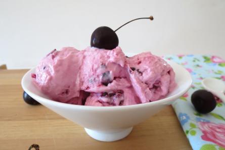 Как приготовить домашнее творожное мороженое: все очень просто!