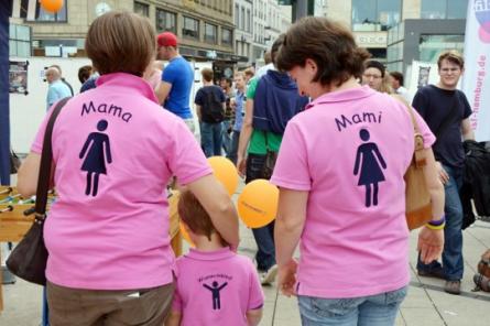 В Латвии юридически признана уже третья однополая семья