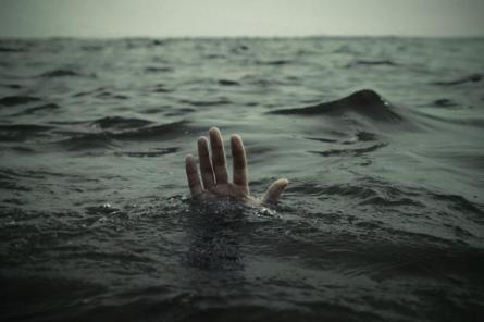 В Трапенской волости в пруду найдено тело утонувшего человека